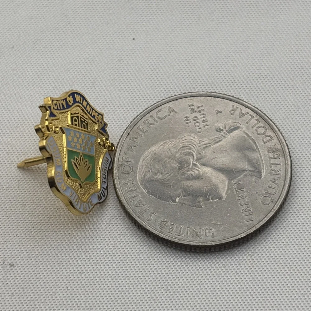 Winnipeg Canada Shield Crest City Motto Lapel Hat‎ Pin